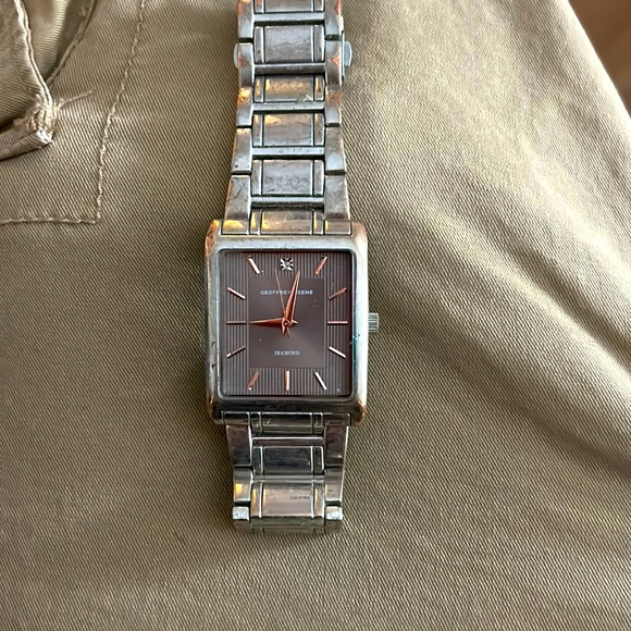 GEOFFREY BEENE TANK DIAMOND WATCH - DAY/DATE HEAVY WATCH - QUARTZ - BBA11